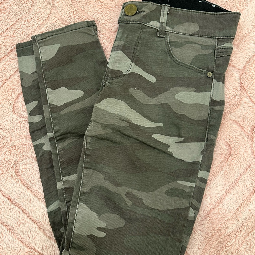 Wit & Wisdom Olive Camouflage Pants